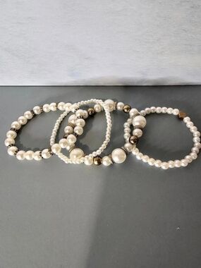 Pearl Bead Bracelet Set in White & Gold Like New